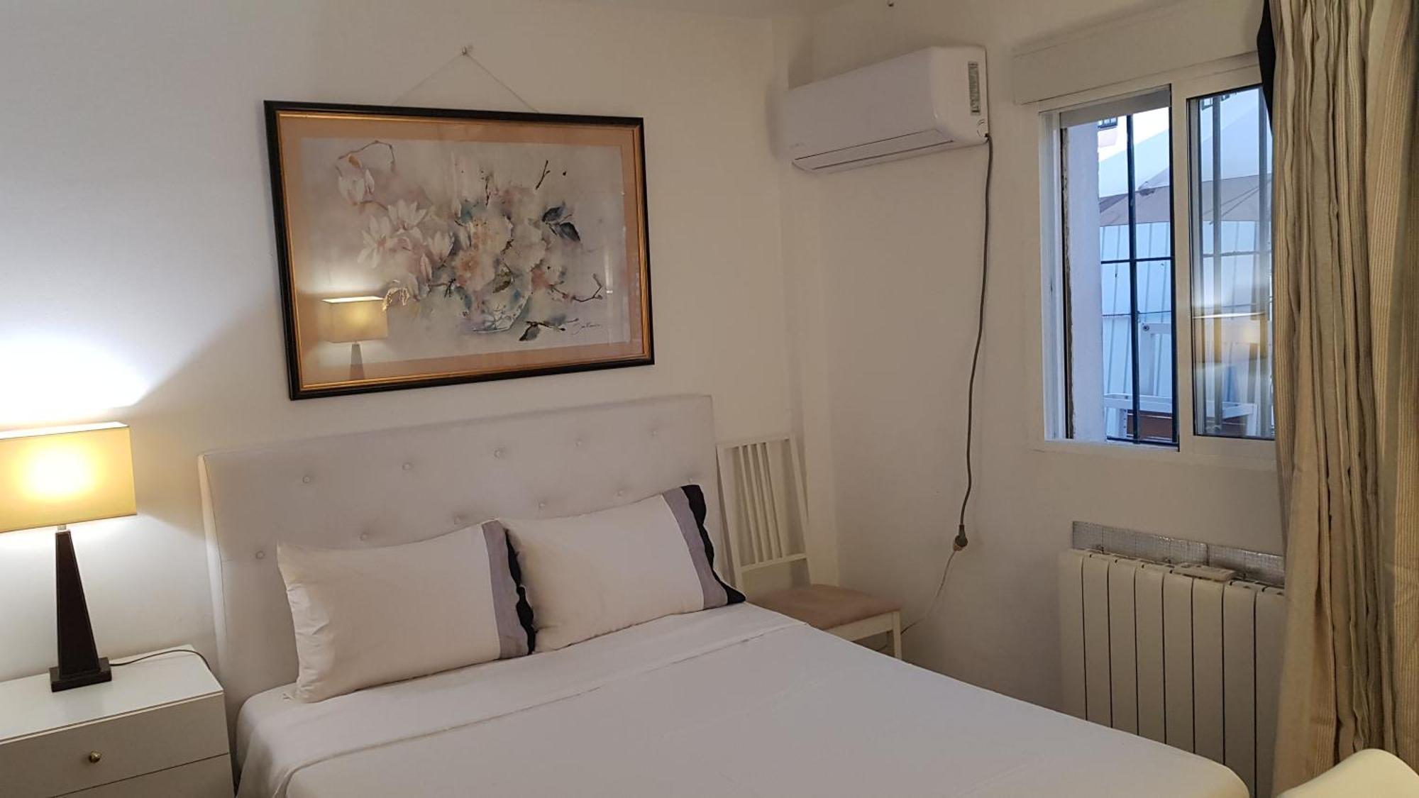 Little Peaceful Retreat Room With Bath, Heating, Terrace, Free Wifi Fridge Easy Parking Marbella Exteriör bild