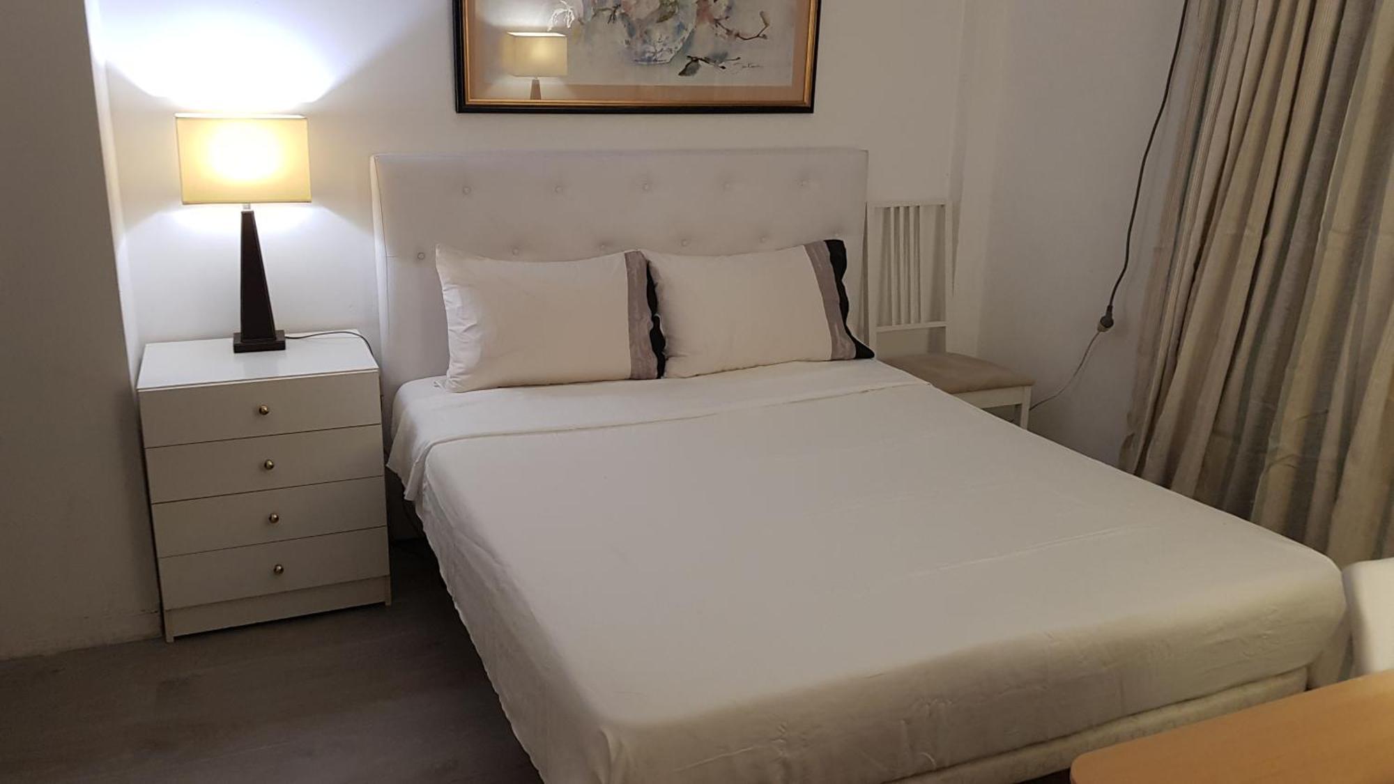Little Peaceful Retreat Room With Bath, Heating, Terrace, Free Wifi Fridge Easy Parking Marbella Exteriör bild