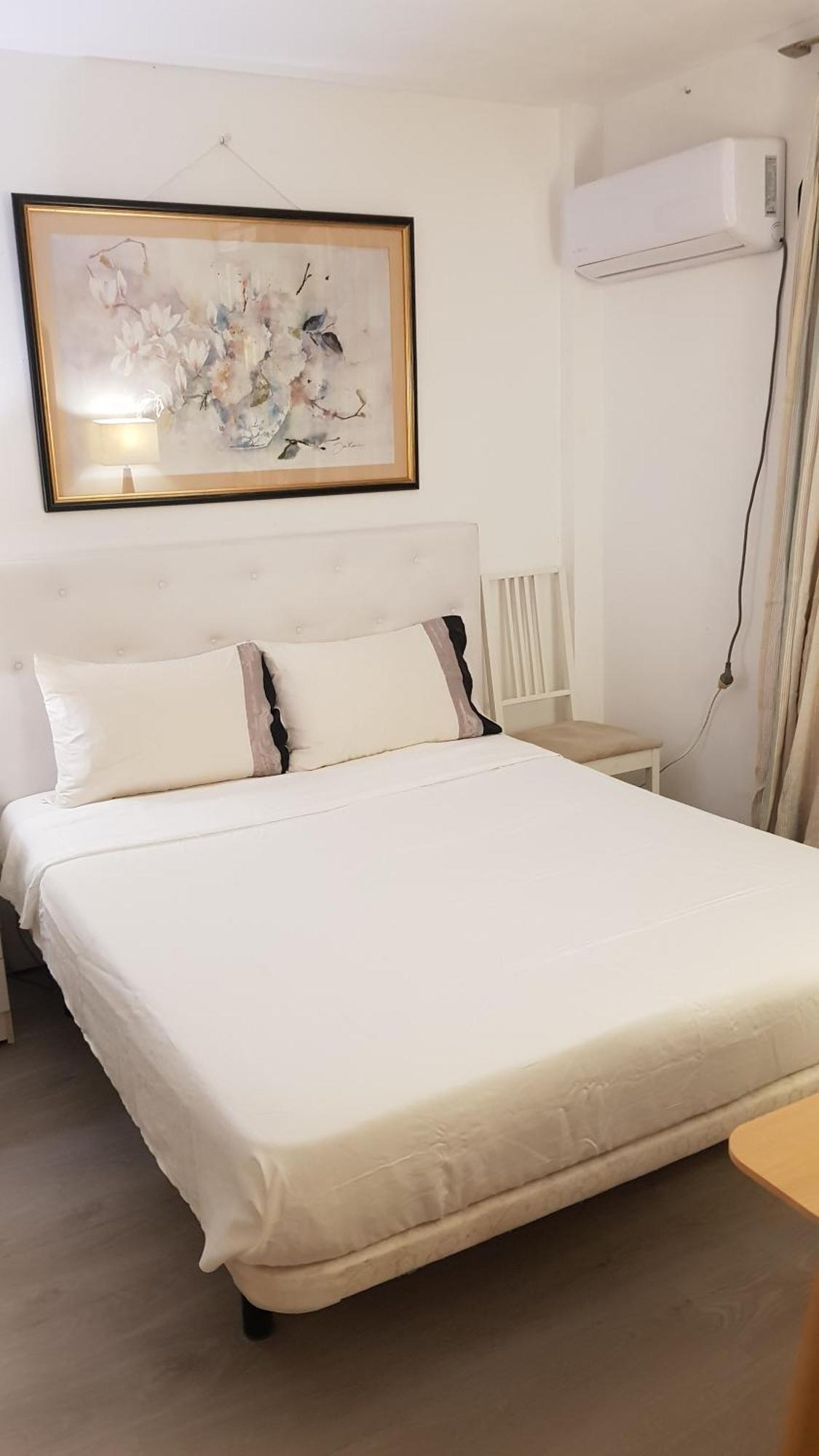 Little Peaceful Retreat Room With Bath, Heating, Terrace, Free Wifi Fridge Easy Parking Marbella Exteriör bild