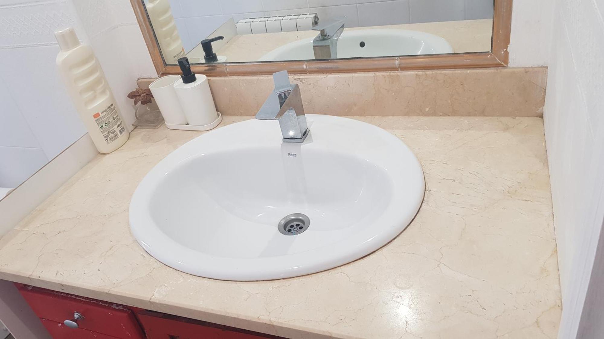 Little Peaceful Retreat Room With Bath, Heating, Terrace, Free Wifi Fridge Easy Parking Marbella Exteriör bild