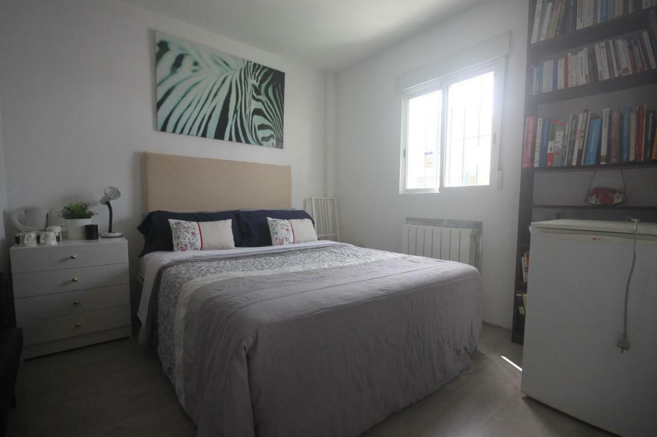 Little Peaceful Retreat Room With Bath, Heating, Terrace, Free Wifi Fridge Easy Parking Marbella Exteriör bild